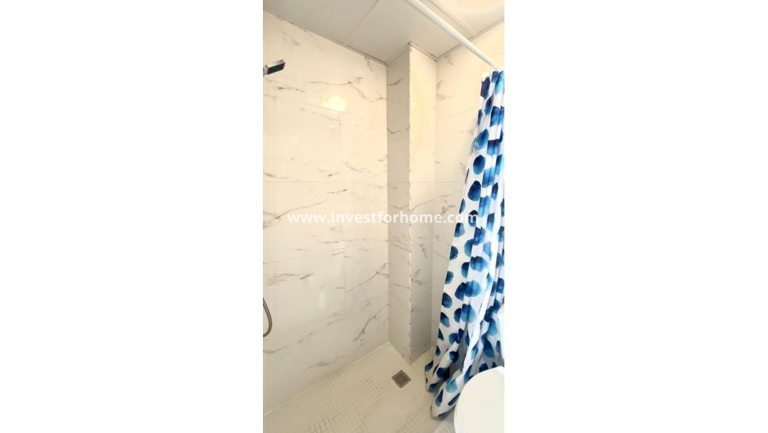 Sale - Apartment - Torrevieja - Centro