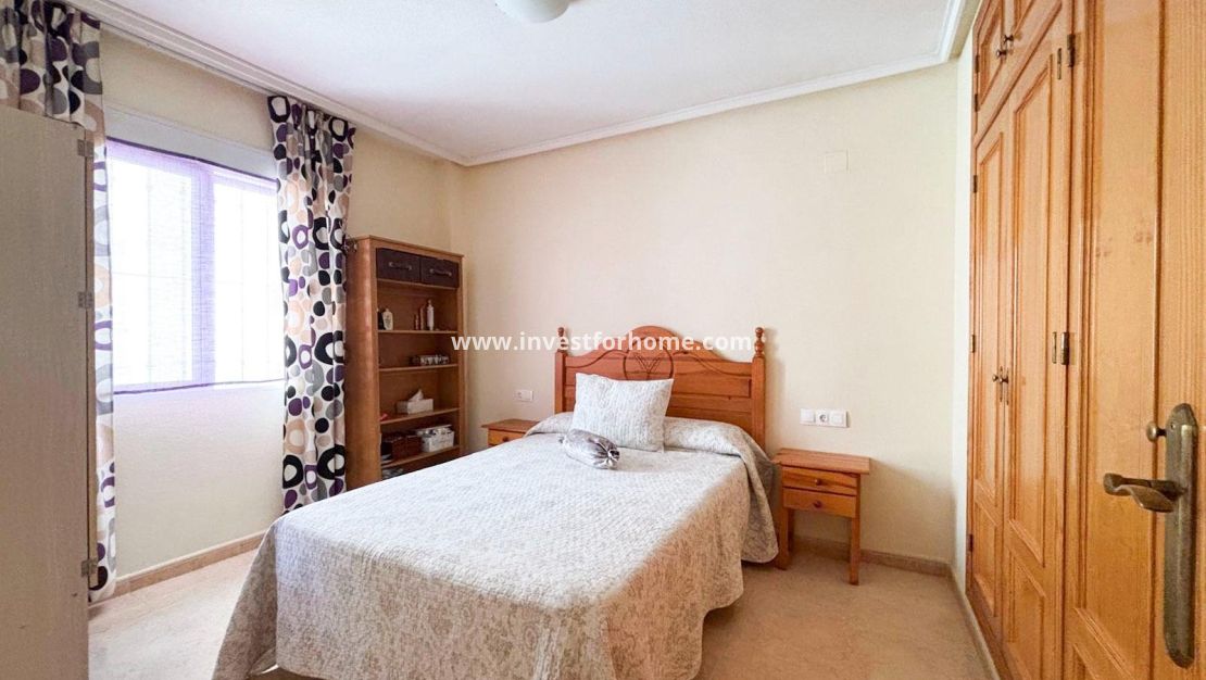 Sale - Apartment - Torrevieja - Centro