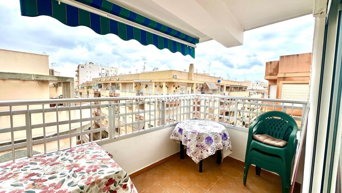 Sale - Apartment - Torrevieja - Centro