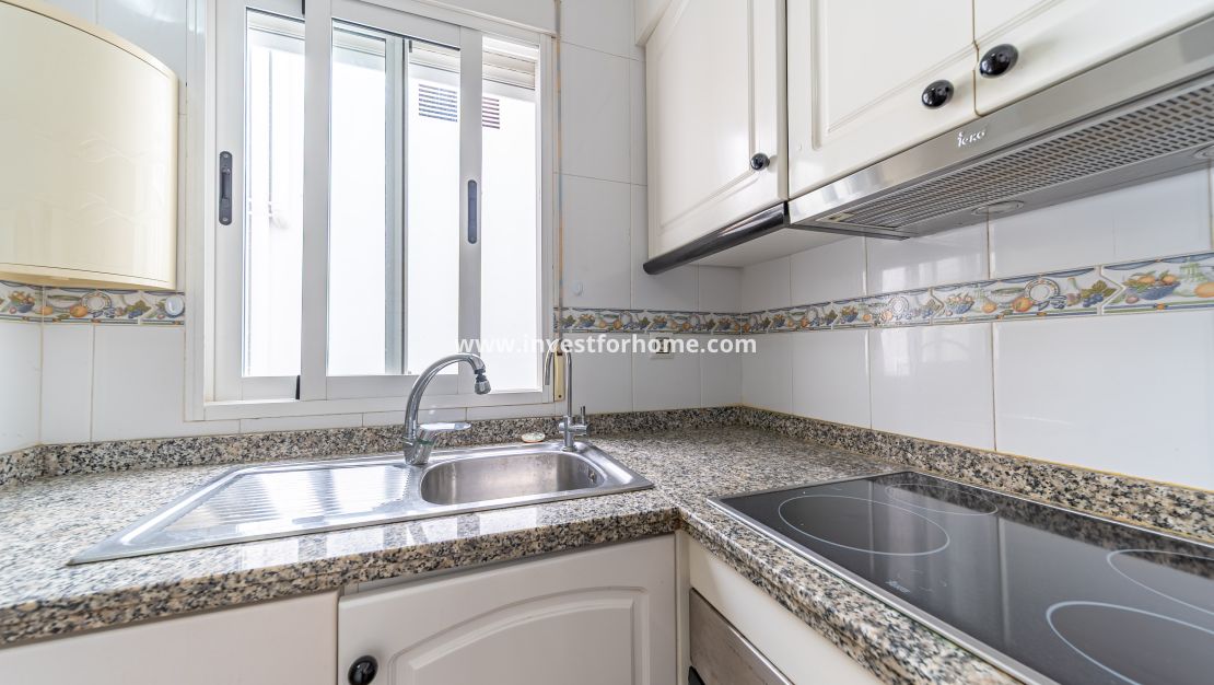 Sale - Apartment - Torrevieja - Centro