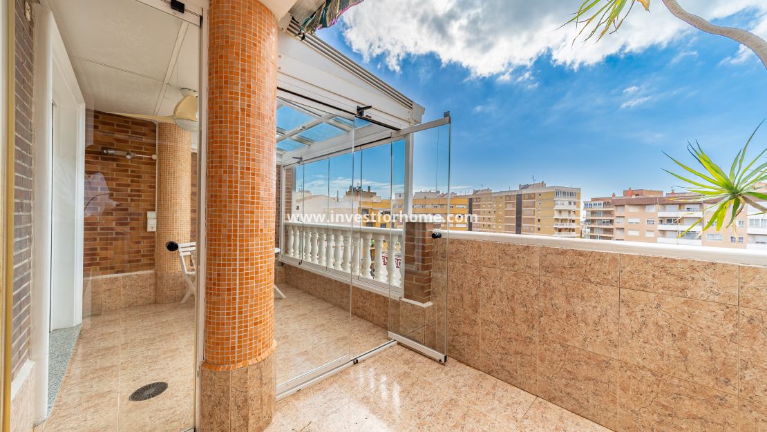 Sale - Apartment - Torrevieja - Centro