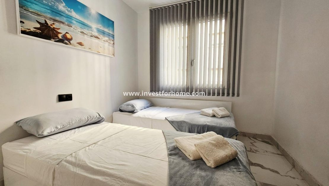 Sale - Apartment - Torrevieja - Centro