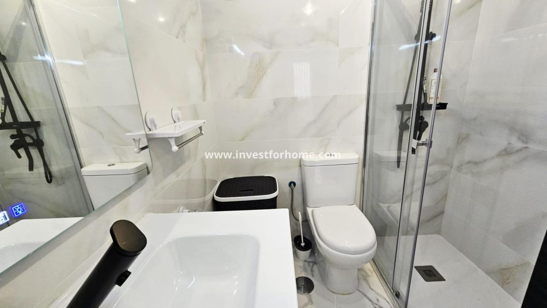 Sale - Apartment - Torrevieja - Centro