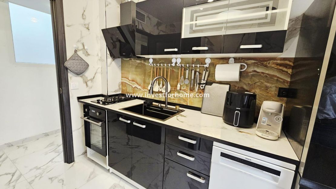 Sale - Apartment - Torrevieja - Centro