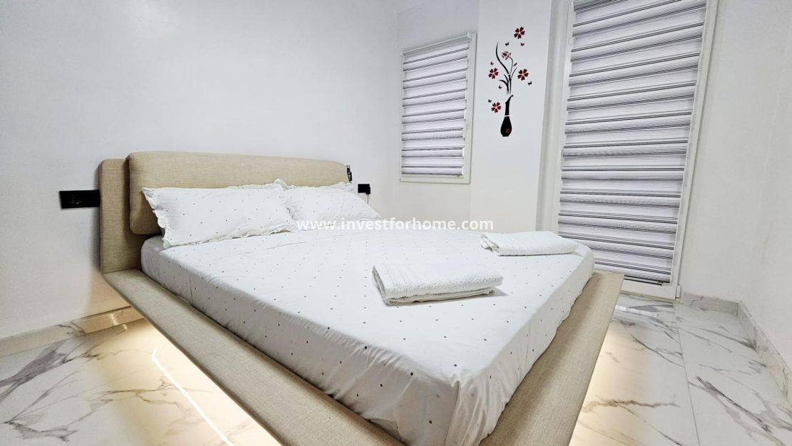 Sale - Apartment - Torrevieja - Centro