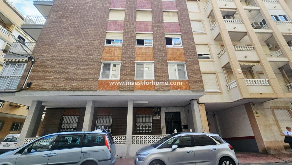 Sale - Apartment - Torrevieja - Centro