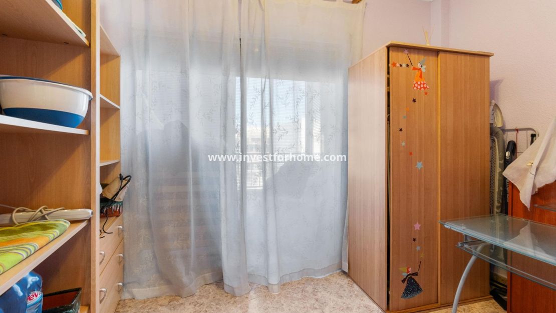 Sale - Apartment - Torrevieja - Centro