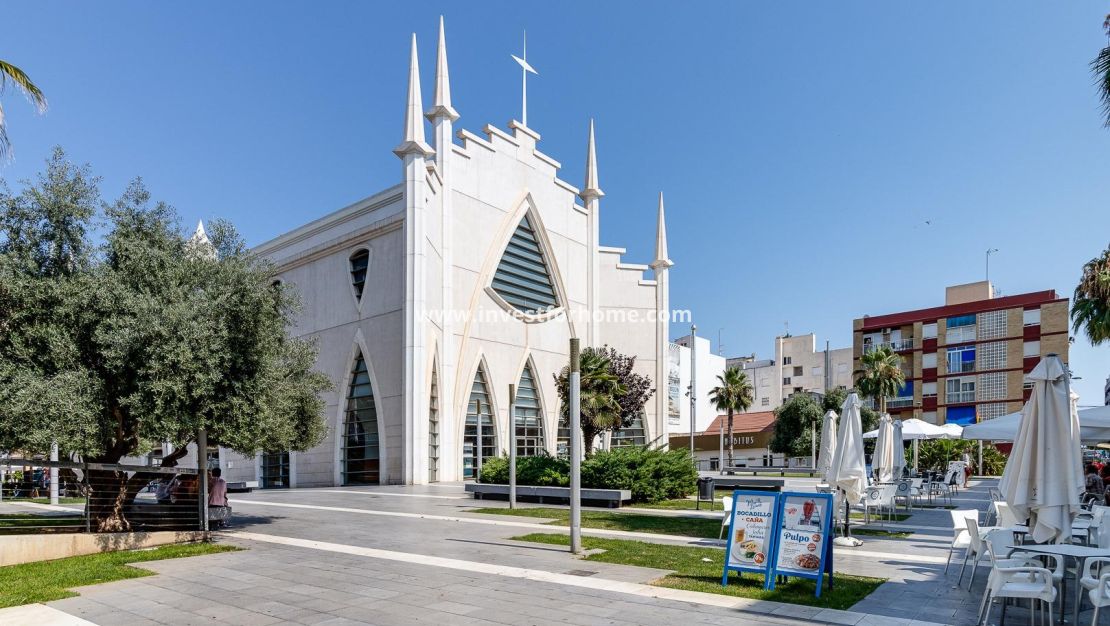 Sale - Apartment - Torrevieja - Centro