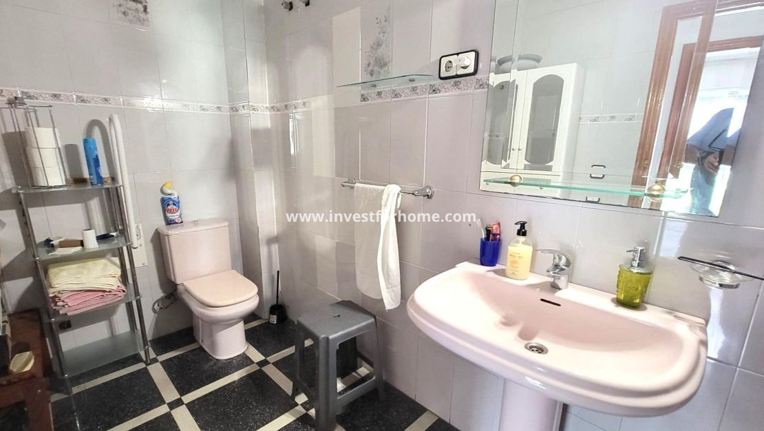 Sale - Apartment - Torrevieja - Centro