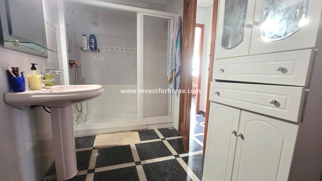 Sale - Apartment - Torrevieja - Centro