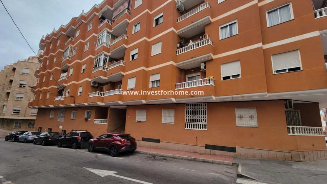 Sale - Apartment - Torrevieja - Centro