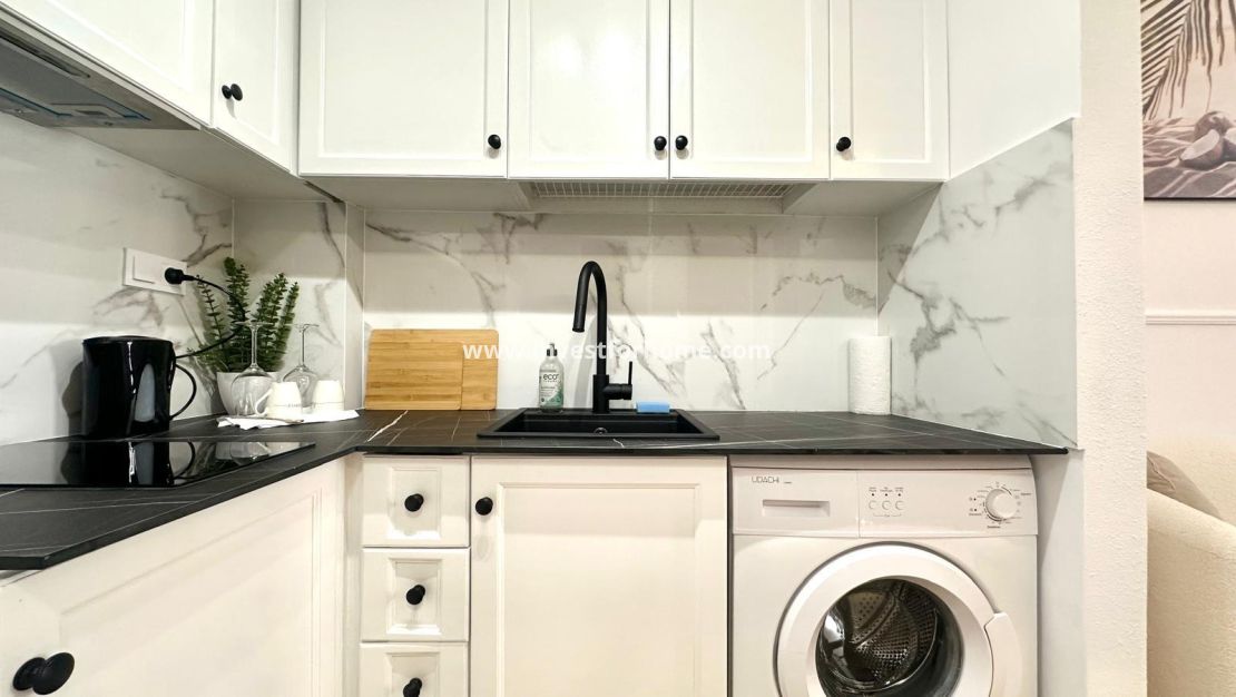 Sale - Apartment - Torrevieja - Centro