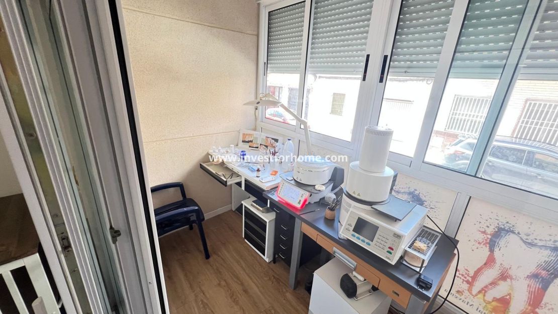 Sale - Apartment - Torrevieja - Centro