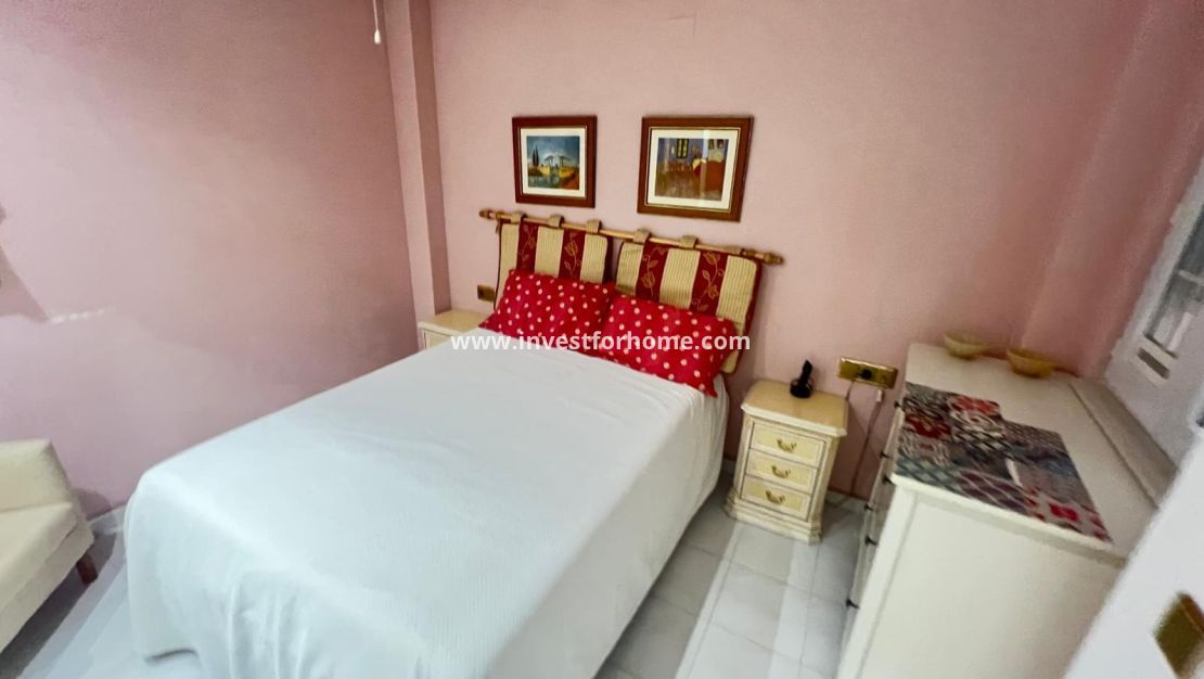 Sale - Apartment - Torrevieja - Centro