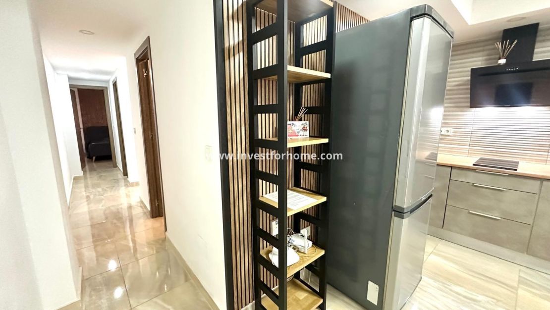 Sale - Apartment - Torrevieja - Centro