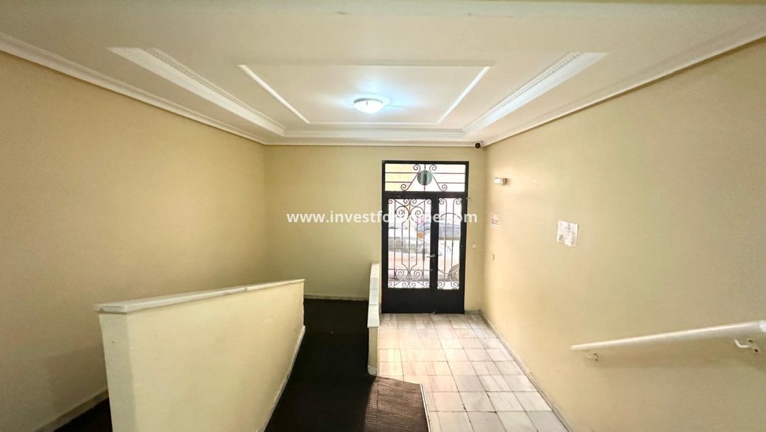 Sale - Apartment - Torrevieja - Centro