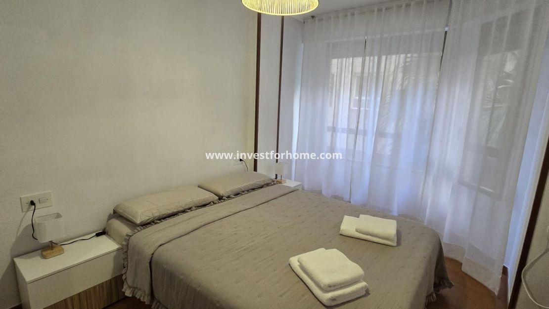 Sale - Apartment - Torrevieja - Centro