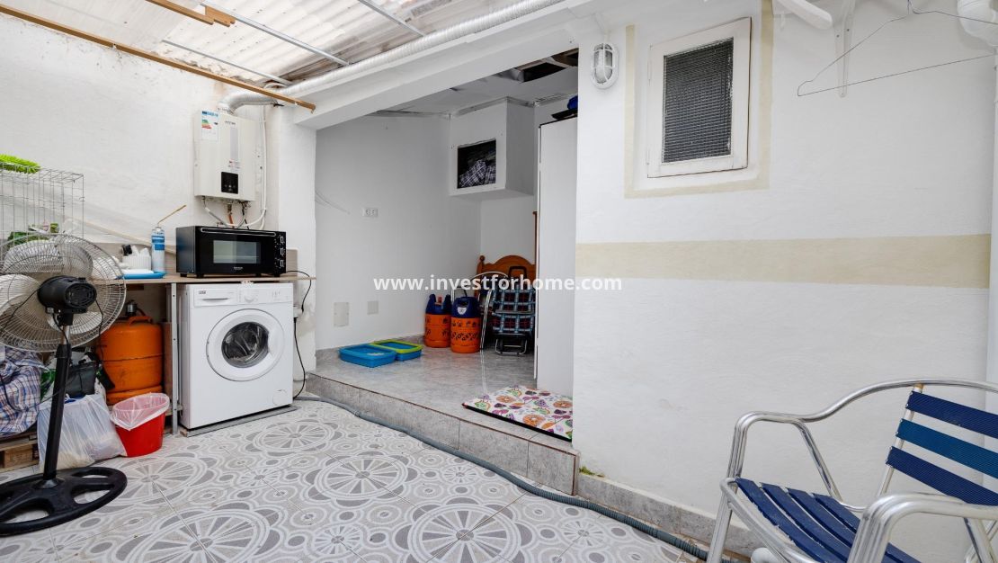 Sale - Apartment - Torrevieja - Centro