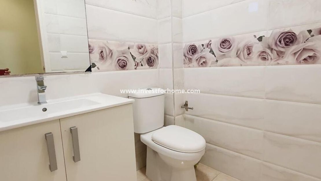 Sale - Apartment - Torrevieja - Centro