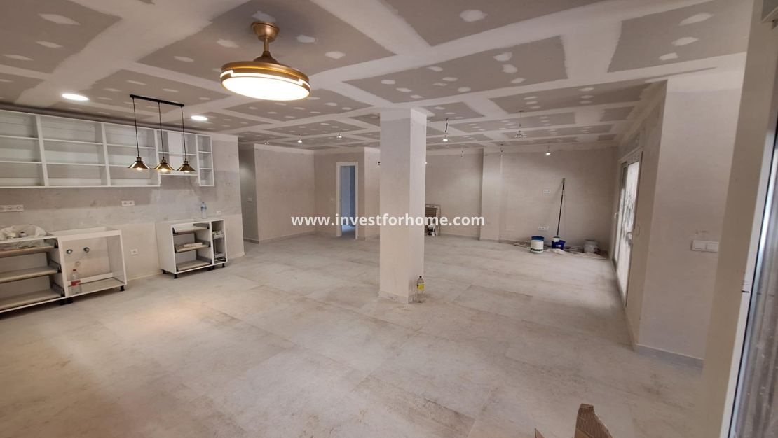 Sale - Apartment - Torrevieja - Centro