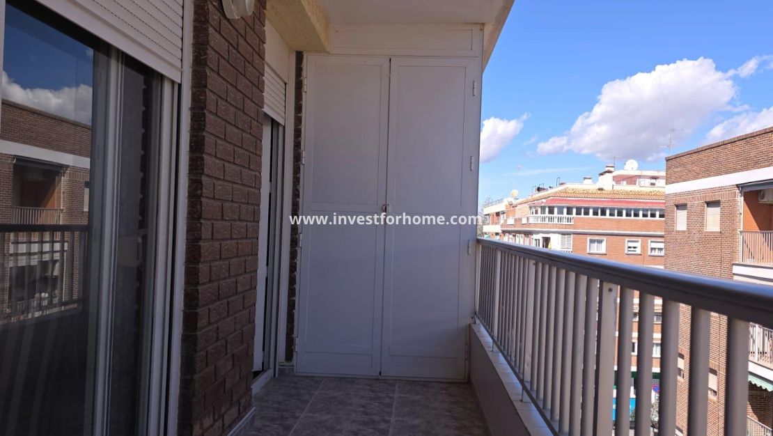 Sale - Apartment - Torrevieja - Centro