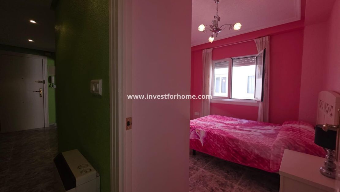 Sale - Apartment - Torrevieja - Centro