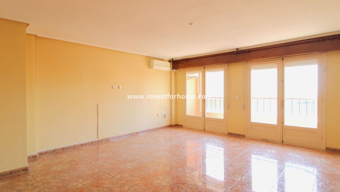 Sale - Apartment - Torrevieja - Centro