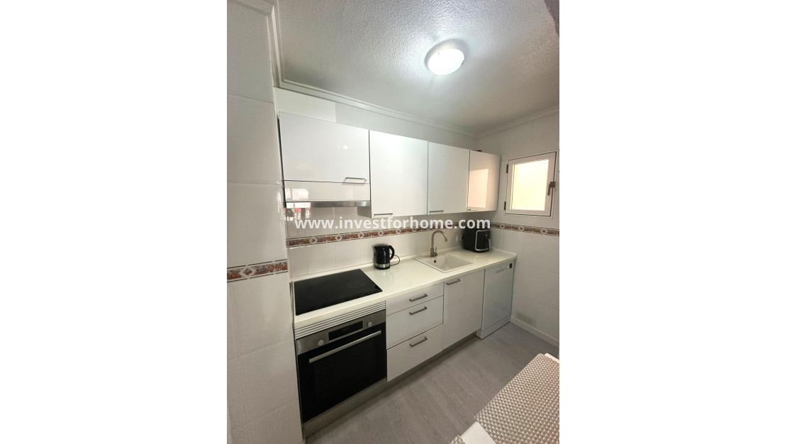 Sale - Apartment - Torrevieja - Centro