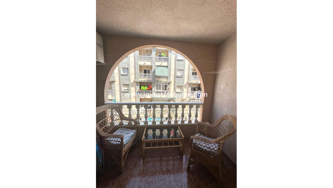 Sale - Apartment - Torrevieja - Centro