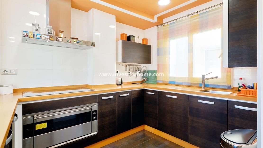 Sale - Apartment - Torrevieja - Centro