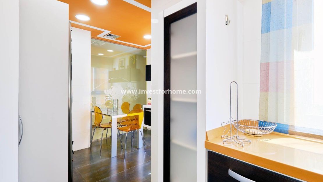 Sale - Apartment - Torrevieja - Centro