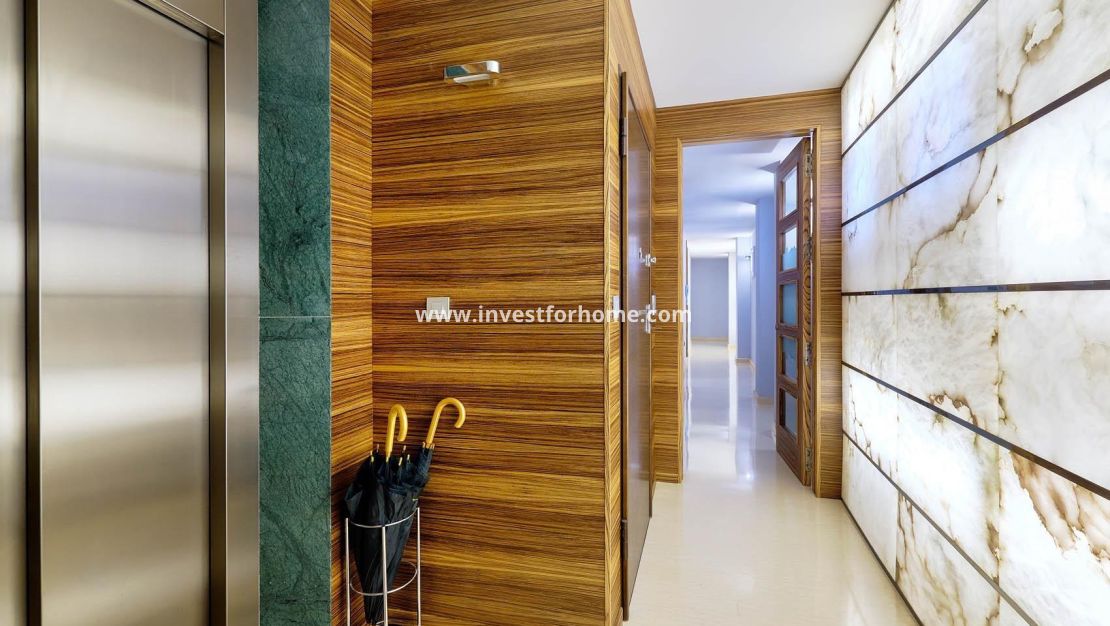 Sale - Apartment - Torrevieja - Centro