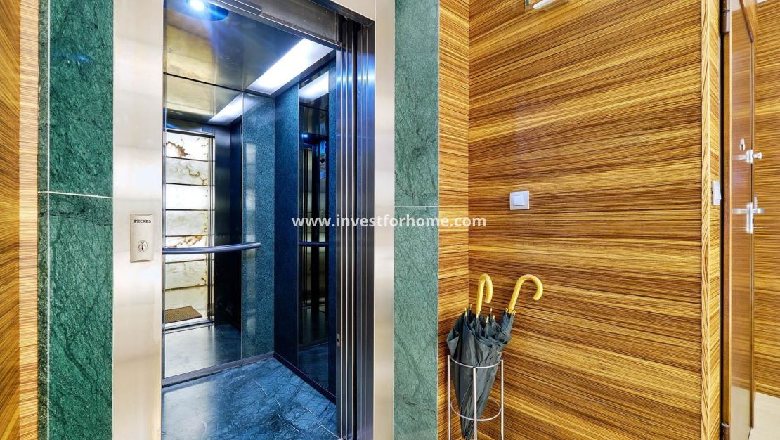 Sale - Apartment - Torrevieja - Centro