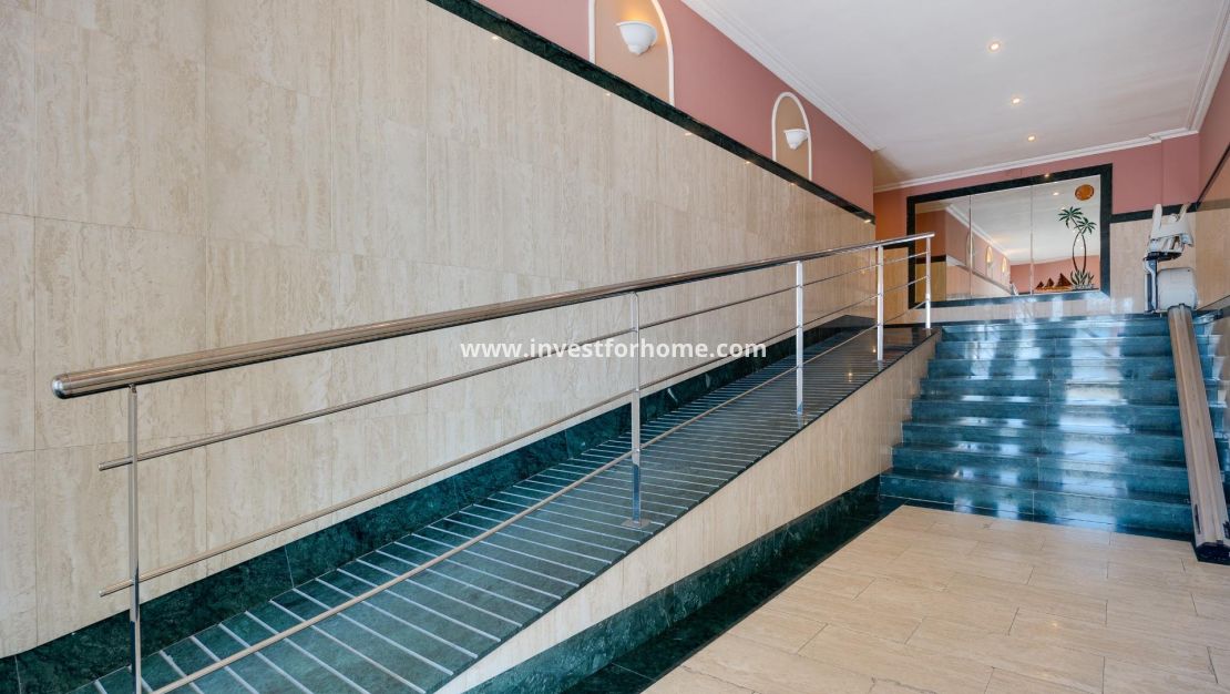 Sale - Apartment - Torrevieja - Centro