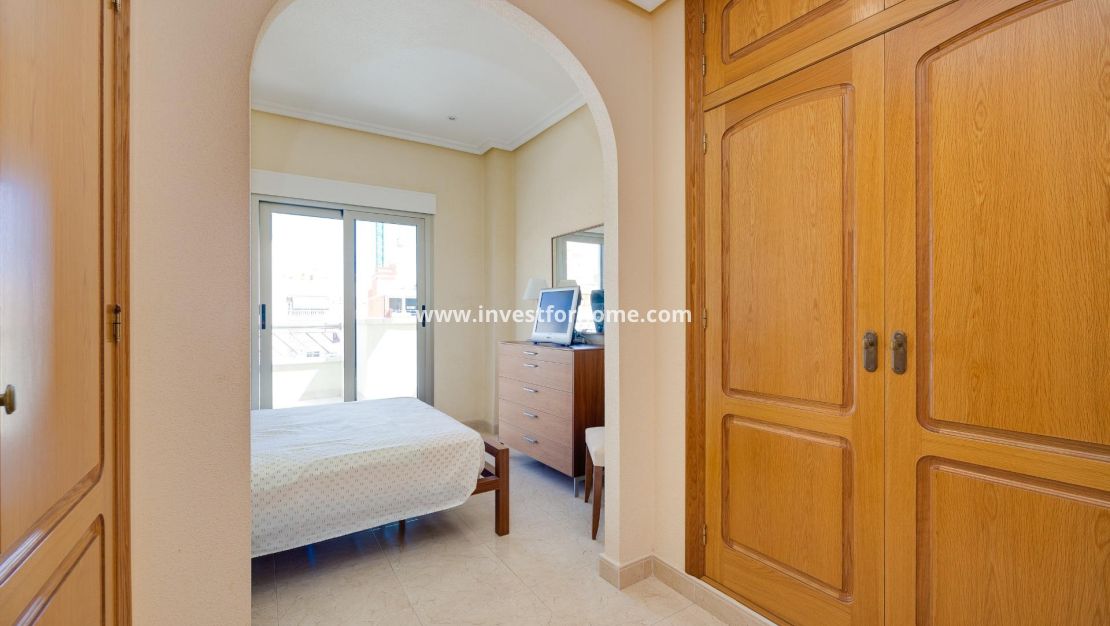 Sale - Apartment - Torrevieja - Centro