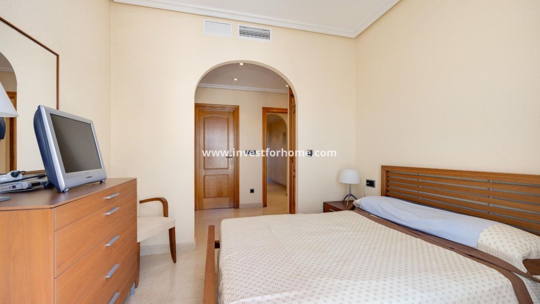 Sale - Apartment - Torrevieja - Centro