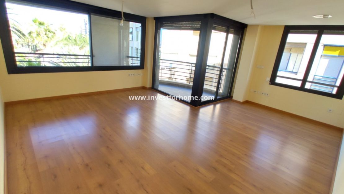 Sale - Apartment - Torrevieja - Centro