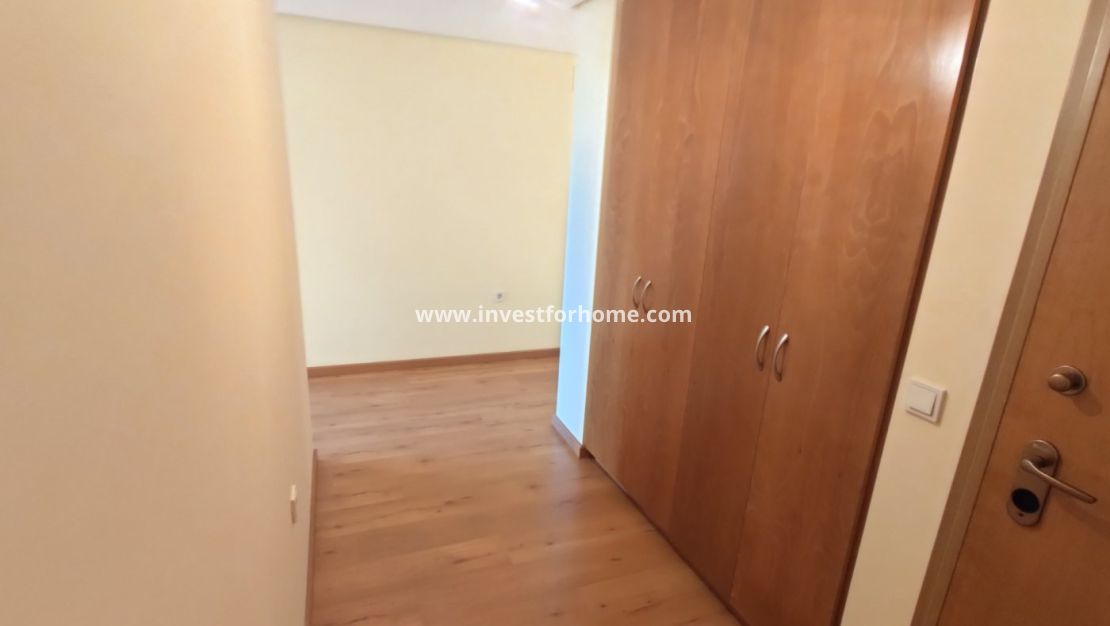 Sale - Apartment - Torrevieja - Centro