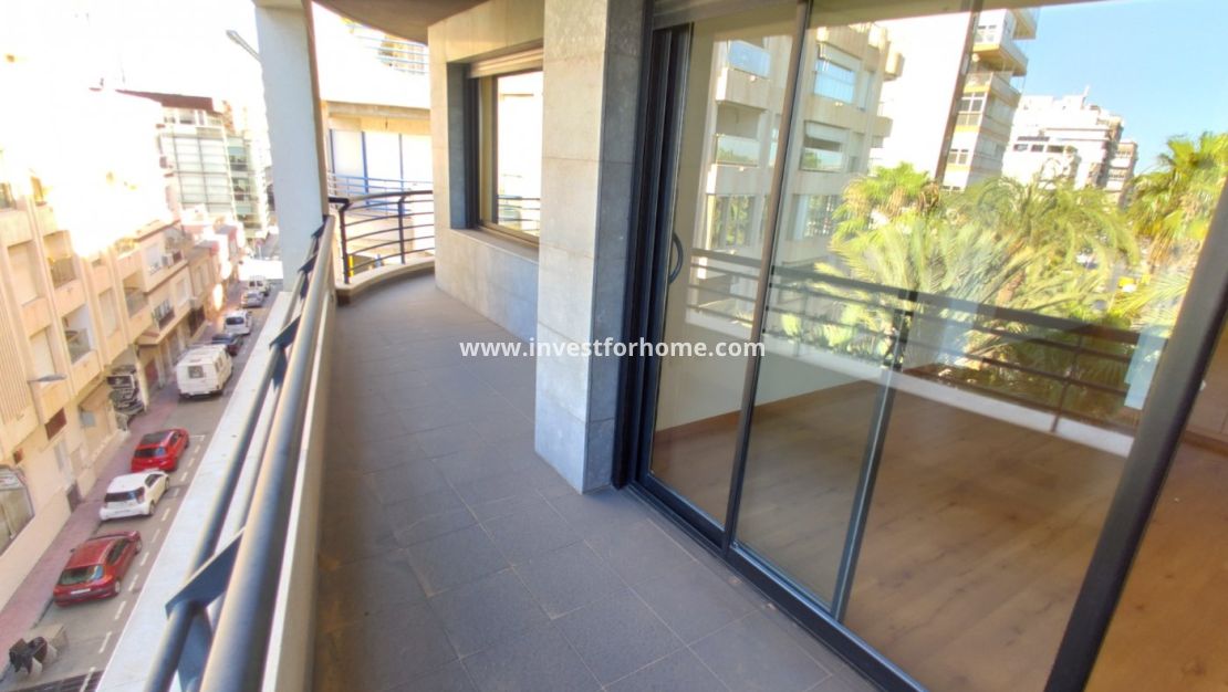 Sale - Apartment - Torrevieja - Centro