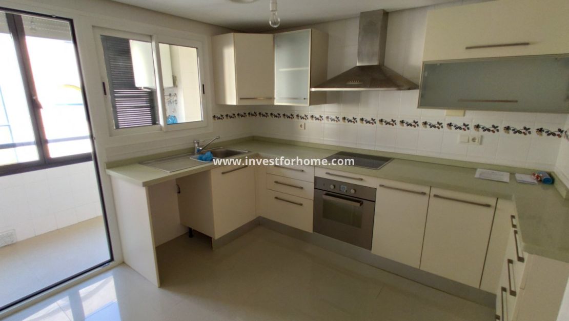 Sale - Apartment - Torrevieja - Centro