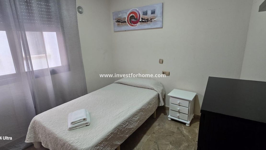 Sale - Apartment - Torrevieja - Centro