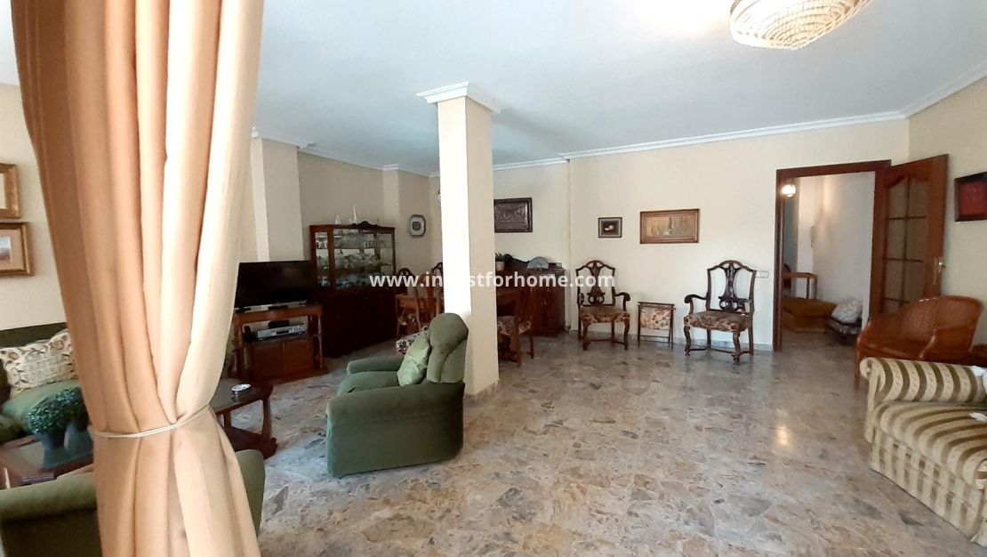 Sale - Apartment - Torrevieja - Centro
