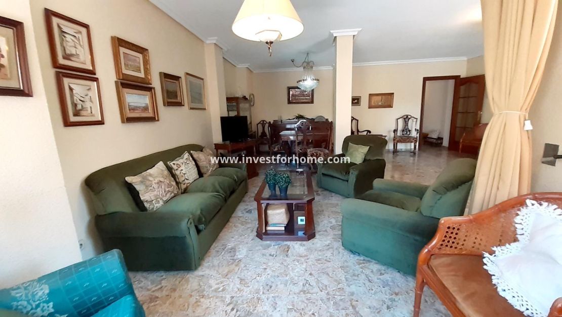 Sale - Apartment - Torrevieja - Centro