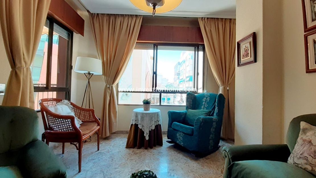 Sale - Apartment - Torrevieja - Centro