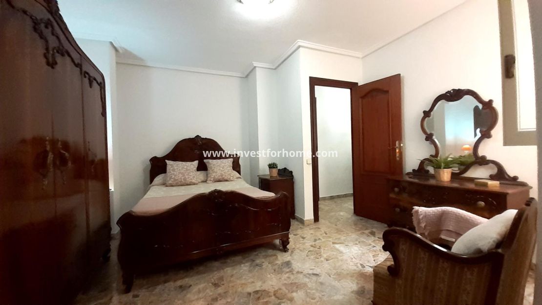 Sale - Apartment - Torrevieja - Centro