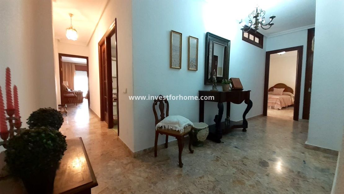 Sale - Apartment - Torrevieja - Centro