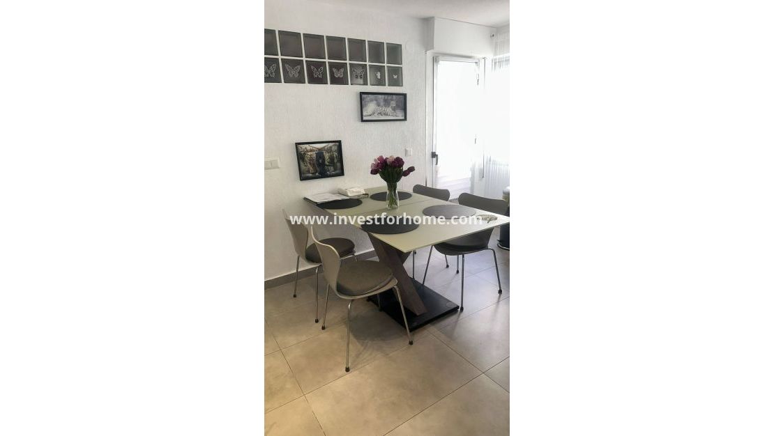 Sale - Apartment - Torrevieja - Centro