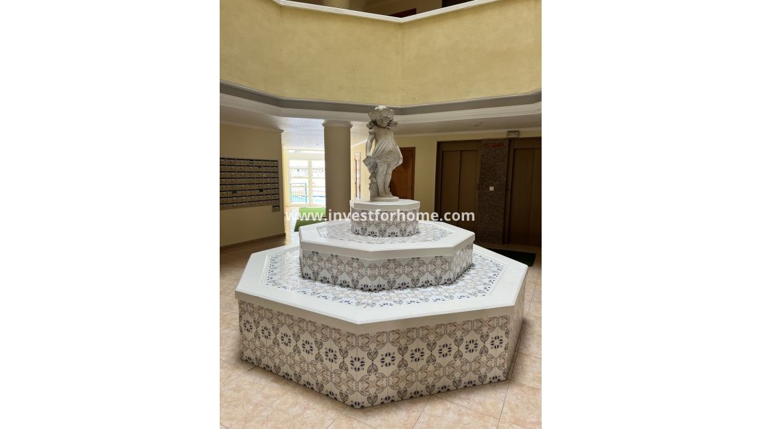 Sale - Apartment - Torrevieja - Centro