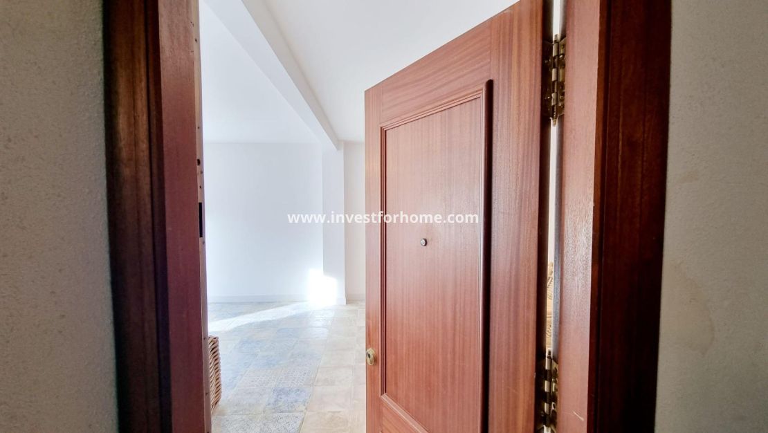 Sale - Apartment - Torrevieja - Centro