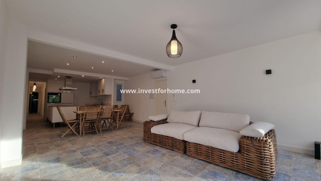 Sale - Apartment - Torrevieja - Centro